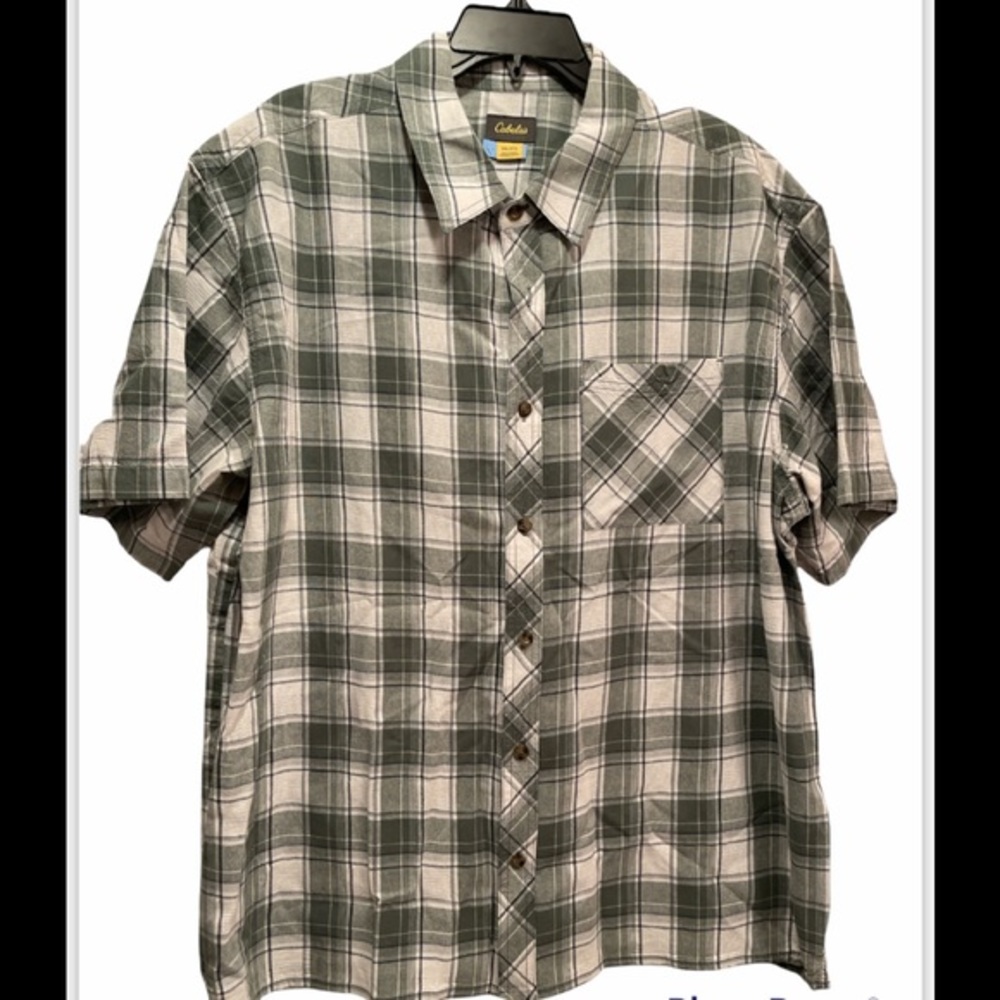 Cabela's Green And White Plaid Short Sleeve Single Pocket Button Up Shirt